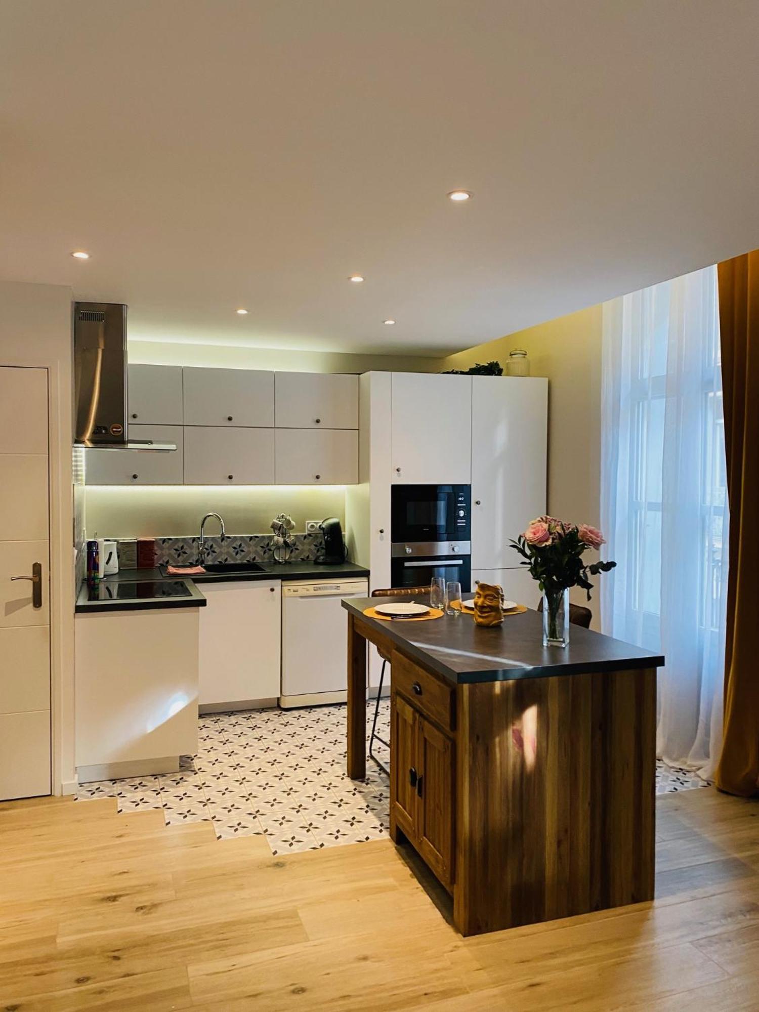 Douillet Et Coquet Appartement Climatise - Parking Prive Gratuit - Centre Montpellier Ngoại thất bức ảnh